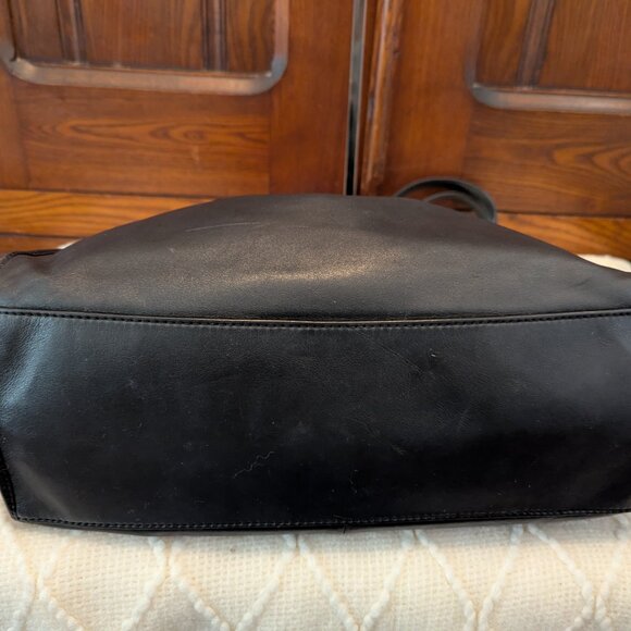 Coach Madison Carlyle Black Leather Shoulder Bag Gold Turnlock - Picture 6 of 14